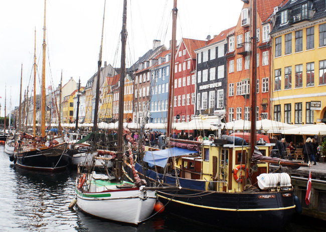 Nyhavn - so pretty!