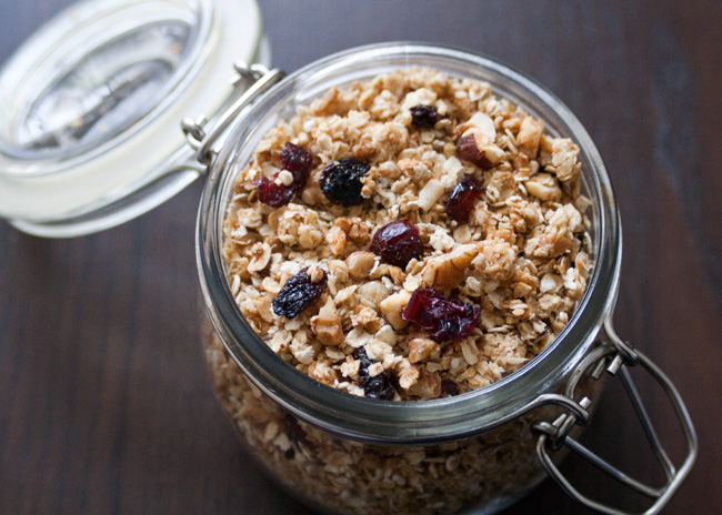 Crunchy, nutty granola recipe