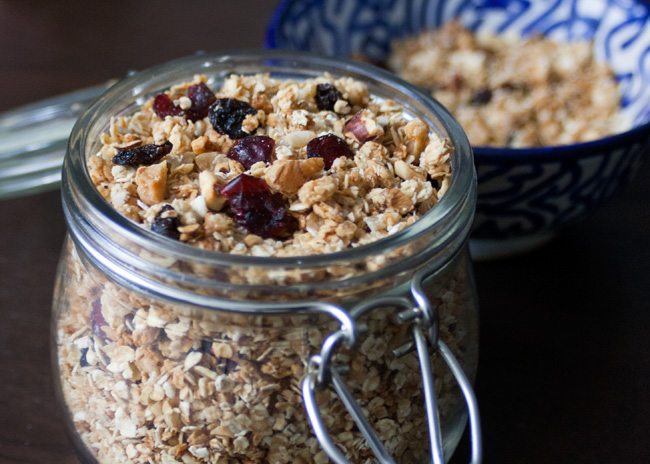 Crunchy, nutty granola recipe