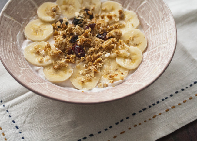 Crunchy, nutty granola with yogurt